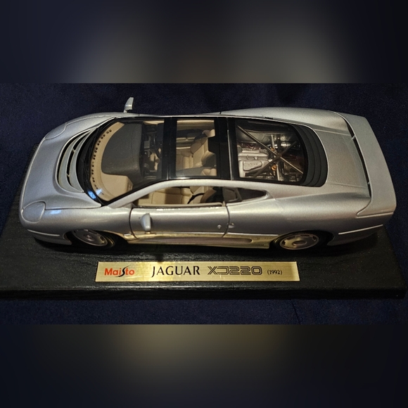Vintage MAISTO 1992 JAGUAR XJ220 SILVER Special Edition - Picture 3 of 6
